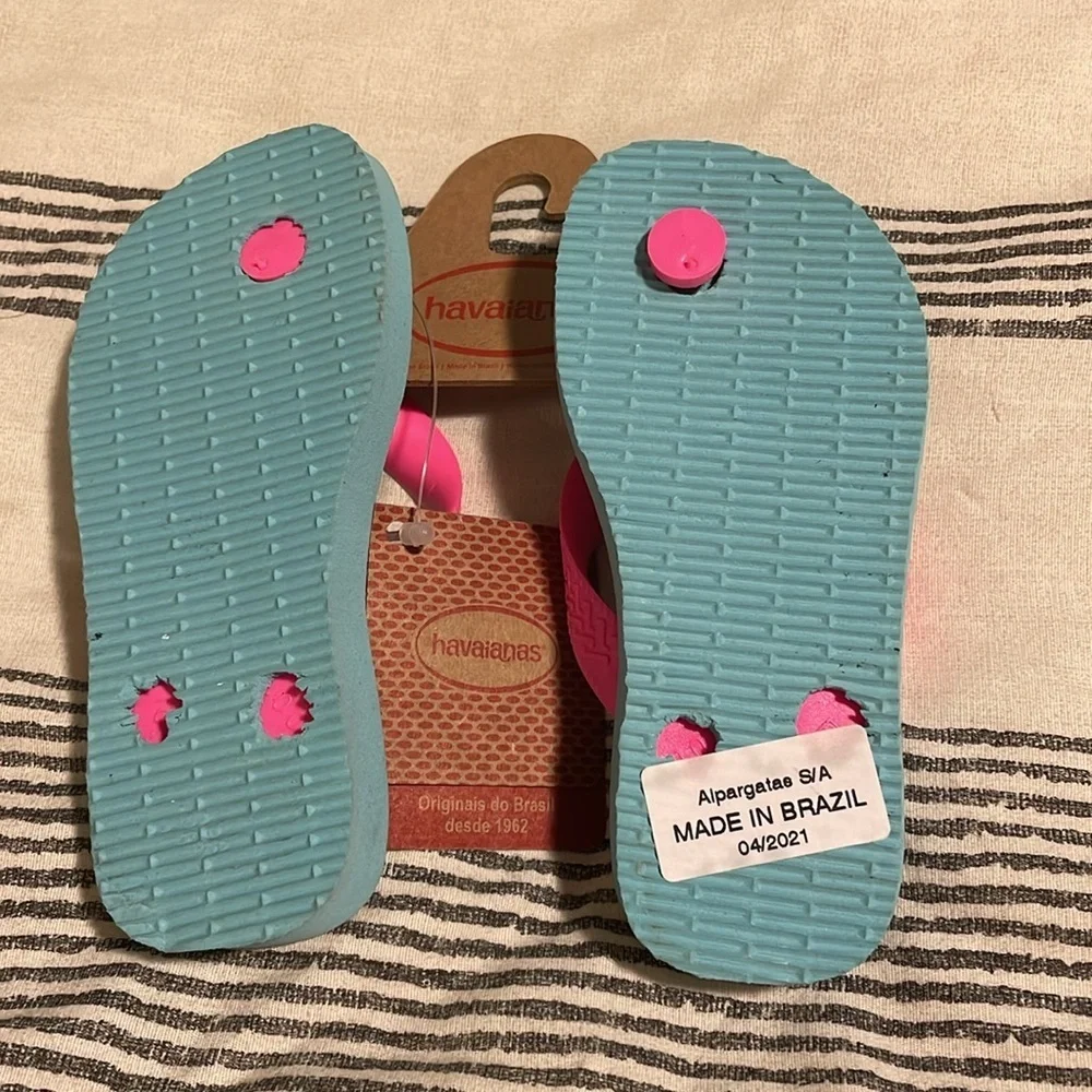 NWT Havaianas Unicorn Flip Flop Sandals 9
